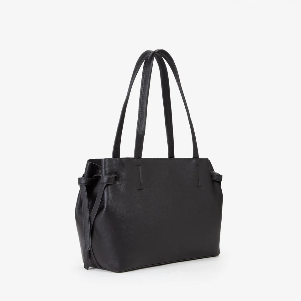 VALENTINO SHOPPING WIN RE NERA
