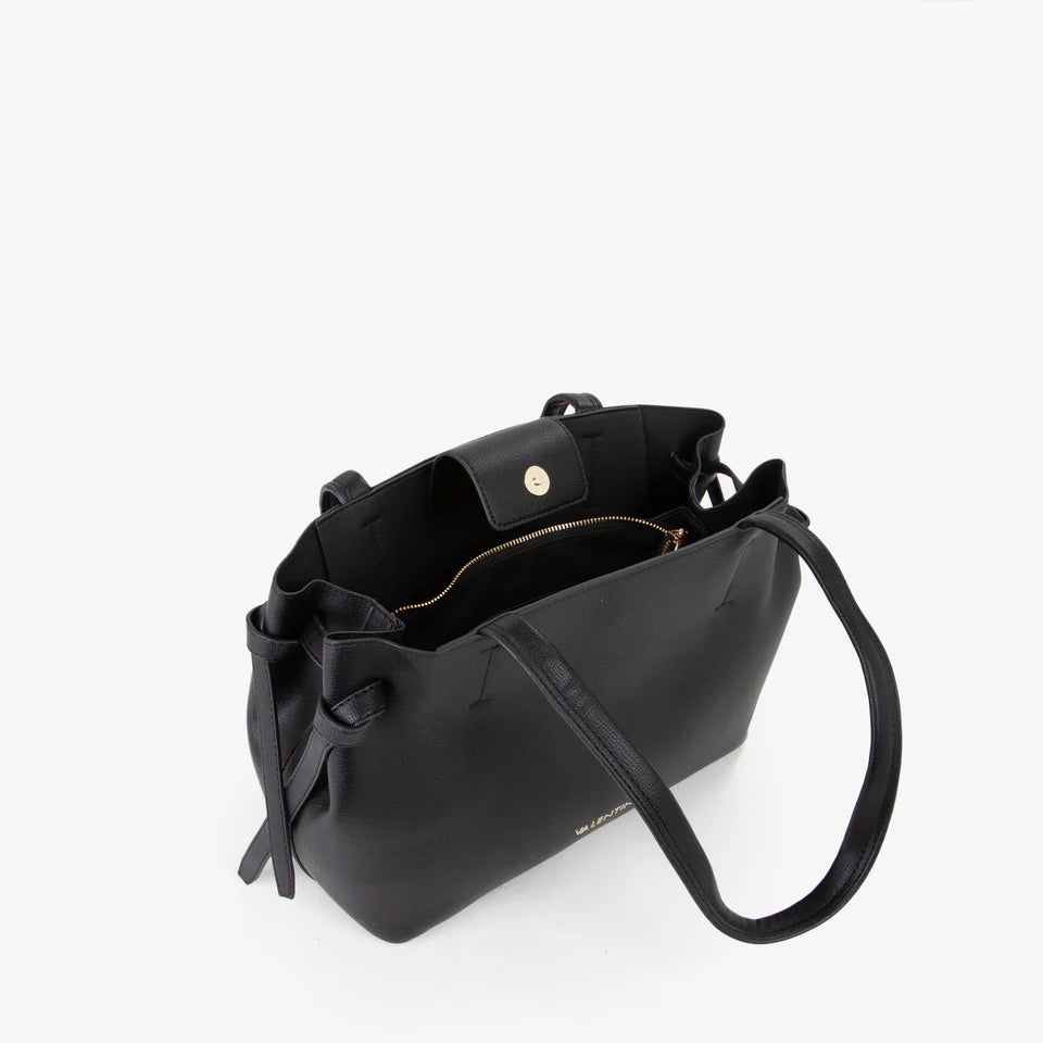 VALENTINO SHOPPING WIN RE NERA