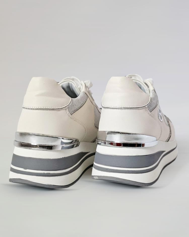 LAURA BIAGIOTTI SNEAKERS