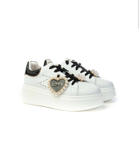 TOSCA BLU SNEAKERS CUORE BIANCHE